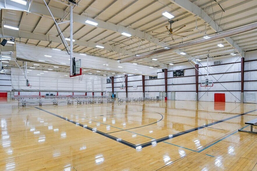 More Photos Of 4100 AL Highway 69, Guntersville Sports And Entertainment For Sale