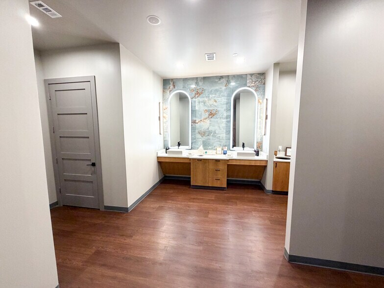 More Photos Of 5400 Frio Dr, Midland General Retail For Sale