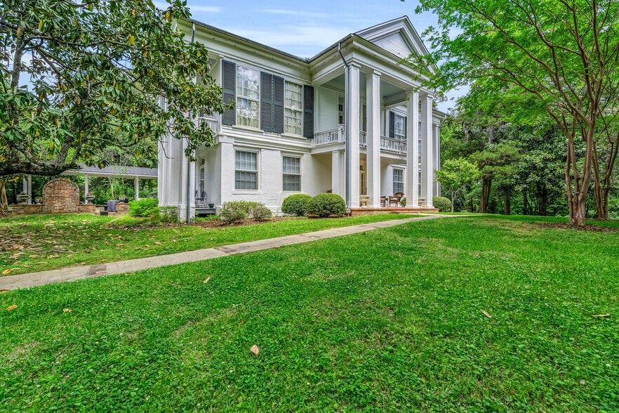 More Photos Of 607 Old West Point Rd, Starkville Hospitality For Sale