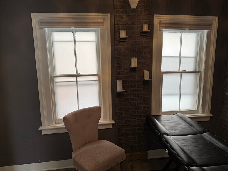 More Photos Of 269 Park Ave, Rochester Storefront Retail Office For Lease