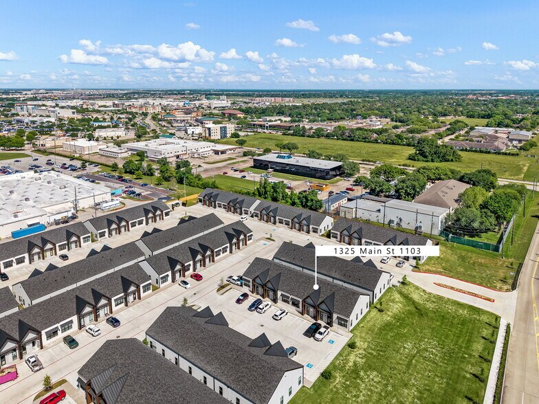 More Photos Of 1325 Main Street, Katy Medical For Sale