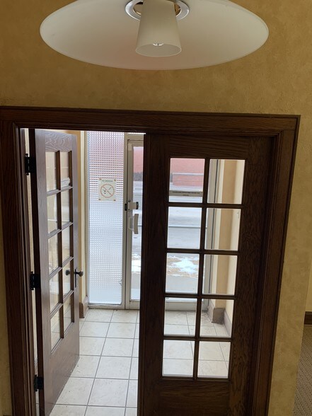 More Photos Of 612 New Hampshire St, Lawrence Office For Lease