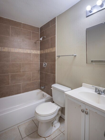 More Photos Of 8208 Troost Ave, Kansas City Apartments For Sale