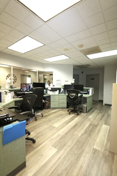 More Photos Of 136 N Ridge St, Monroeville Medical For Sale