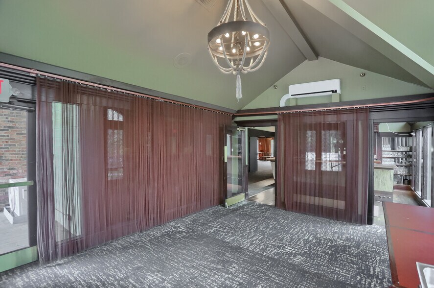 More Photos Of 634 Camp Horne Rd, Pittsburgh General Retail For Sale