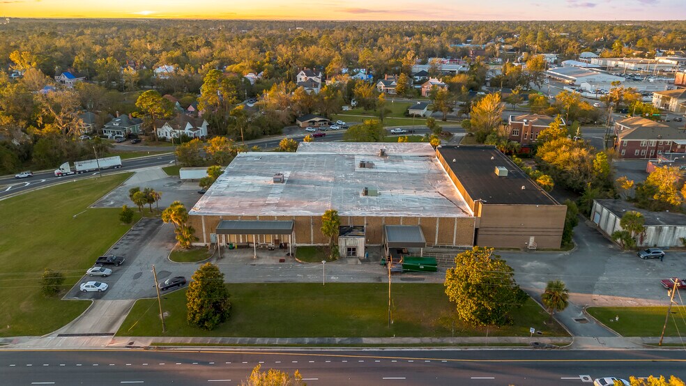 More Photos Of 311 W Central, Valdosta Manufacturing For Sale