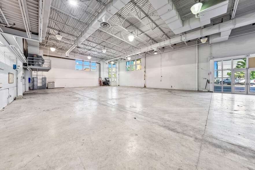 More Photos Of 33 N Fir St, Medford Industrial For Sale