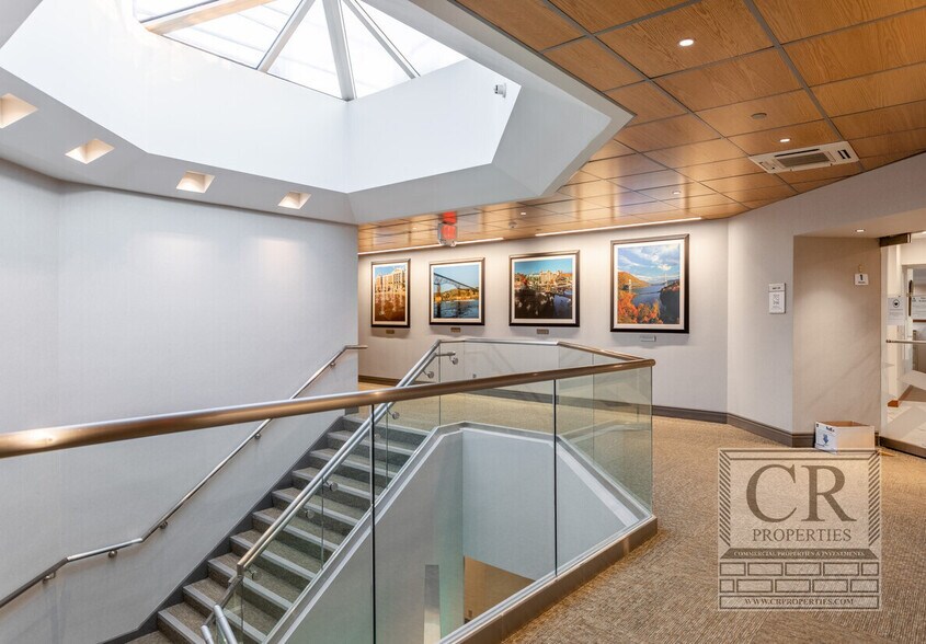 More Photos Of 2649 South Rd, Poughkeepsie Office For Lease