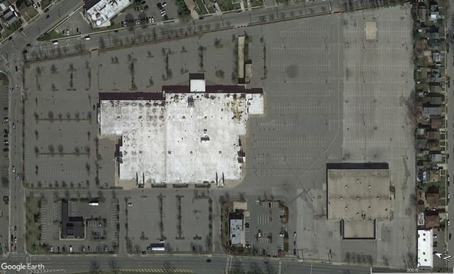 More Photos Of 195 N Broadway, Hicksville Freestanding For Lease