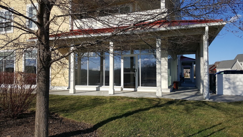 More Photos Of 960-970 Harris Rd, Grayslake Coworking Space