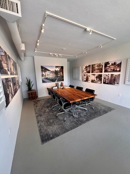 More Photos Of 966 6th Ave S, Naples Office For Lease