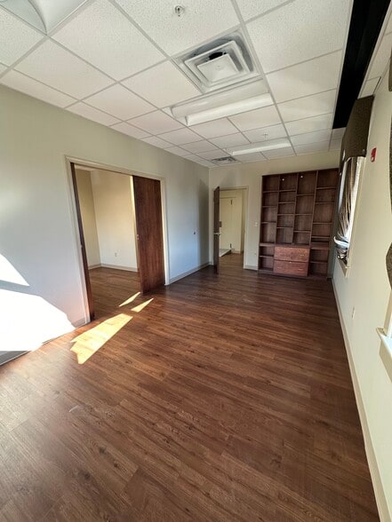 More Photos Of 101 Financial Dr, Elizabethtown Medical For Lease