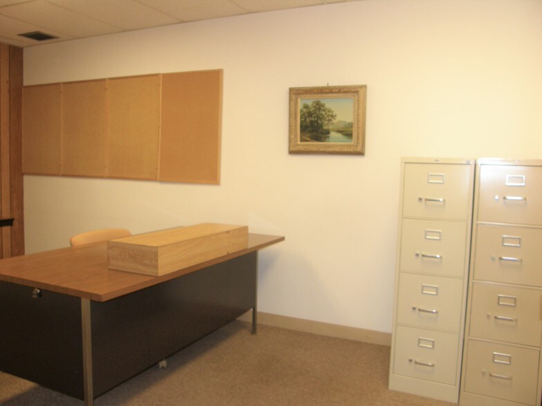 More Photos Of 2112 Industrial Dr, Niles Manufacturing For Sale