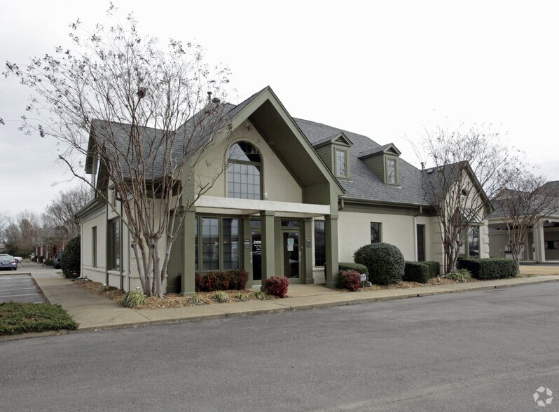More Photos Of 242 Poplar View Pky, Collierville Medical For Lease