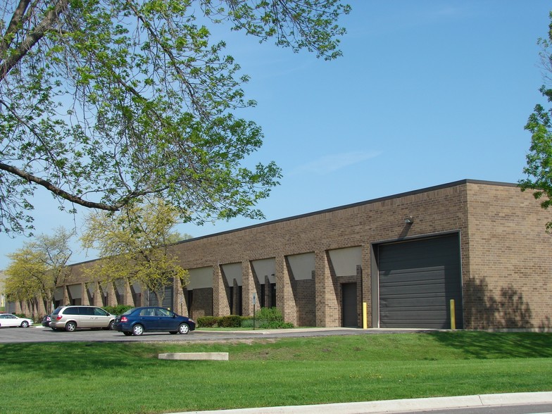 Primary Photo Of 1040-1060 High St, Mundelein Warehouse For Lease