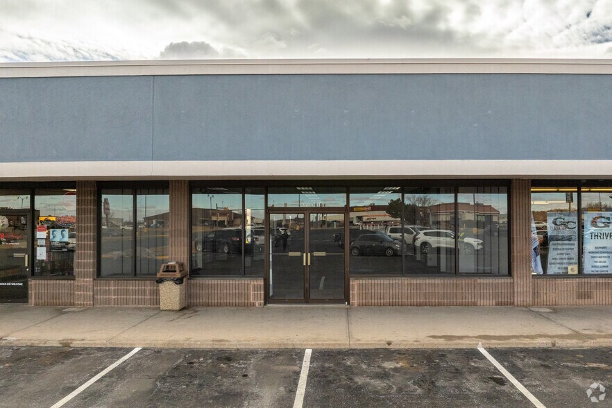 More Photos Of 1350 W Main St, Sterling Unknown For Lease