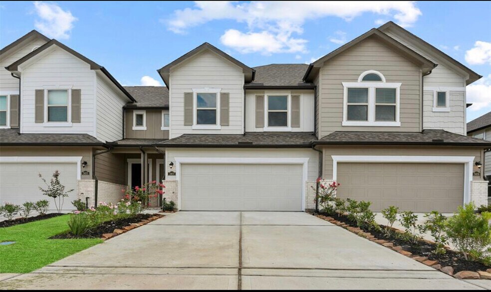 Primary Photo Of 7407 Hinsdale Dr, Pasadena Apartments For Sale