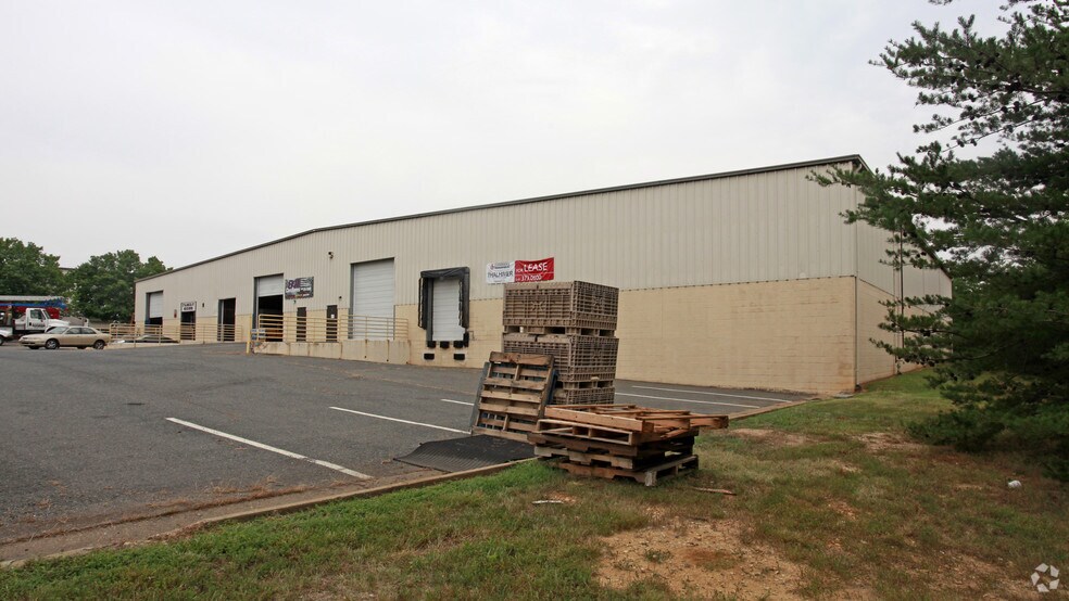 More Photos Of 202 Freedom Ct, Fredericksburg Flex For Lease