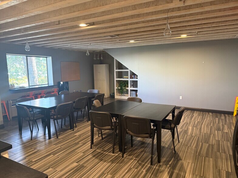 More Photos Of 6048 Enterprise Dr, Diamond Springs Flex For Sale