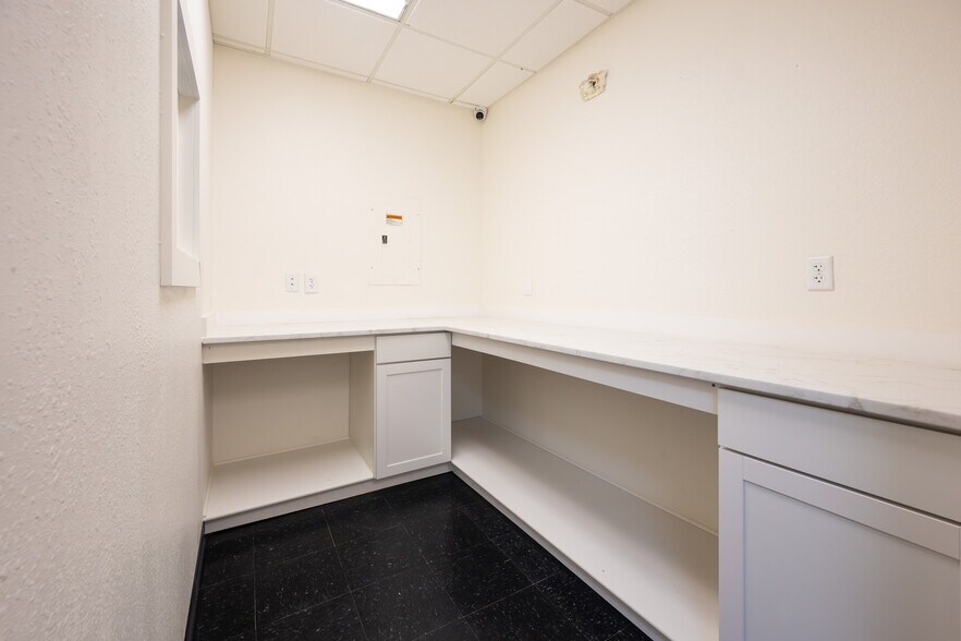 More Photos Of 601 S Rancho Dr, Las Vegas Medical For Sale