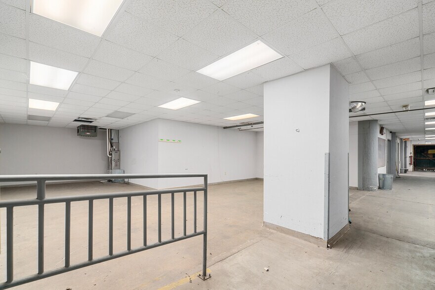 More Photos Of 713 E Austin Blvd, Nevada Warehouse For Lease