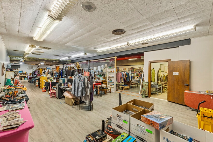 More Photos Of 115-117 W Grand Ave, Tonkawa Storefront Retail Office For Sale