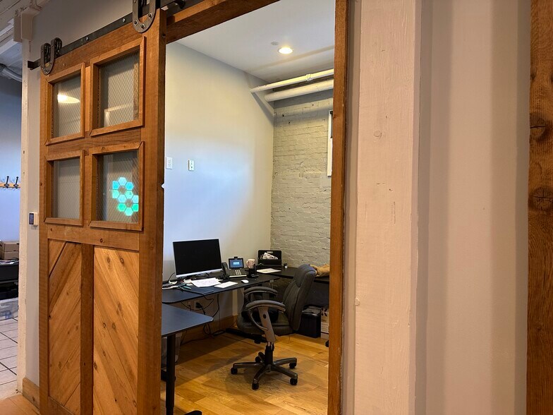 More Photos Of 9130 Otis Ave, Indianapolis Flex For Lease