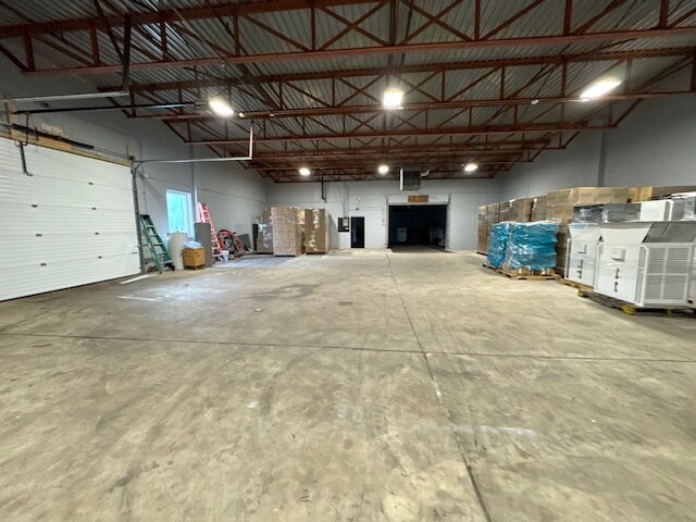 More Photos Of 110 Webb St, Hamden Warehouse For Lease