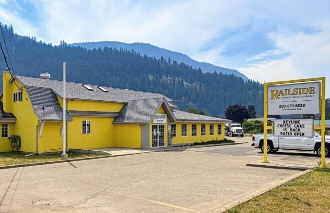 Primary Photo Of 333 Shuswap Av, Chase Restaurant For Sale