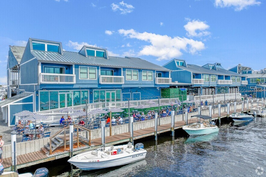 More Photos Of 1200 W Retta Esplanade, Punta Gorda Hotel For Lease