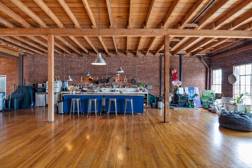 More Photos Of 1327 Willow St, Los Angeles Office For Sale