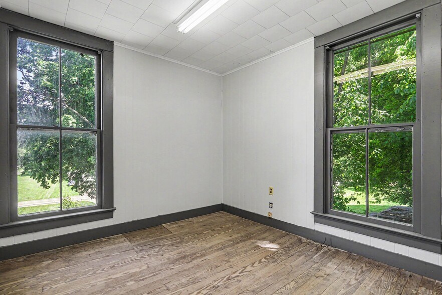More Photos Of 9030 Columbus Rd, Mount Vernon Religious Facility For Lease