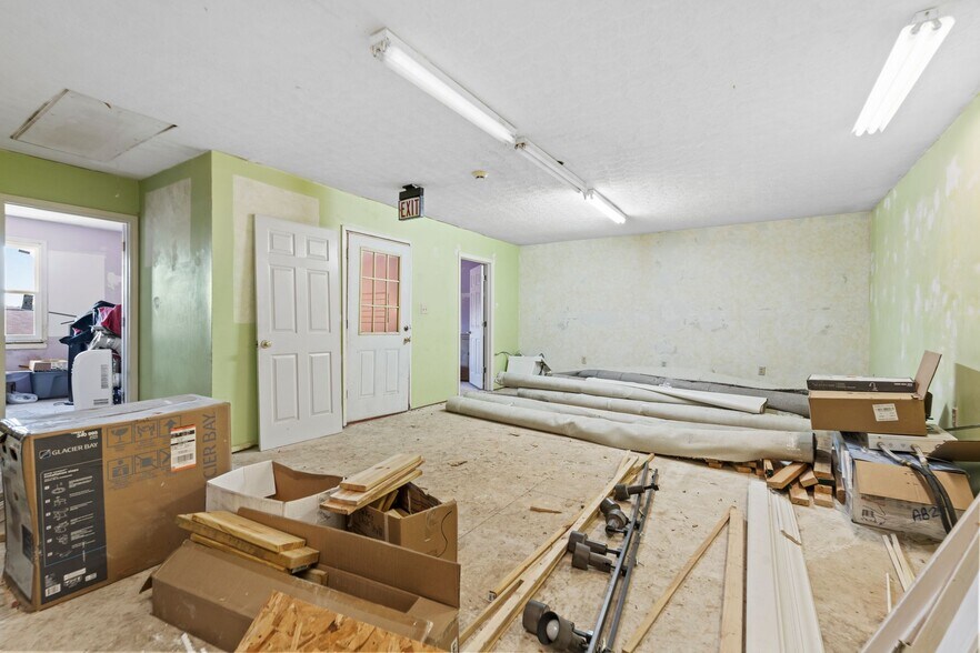 More Photos Of 808 Bypass Rd, Winchester Freestanding For Sale