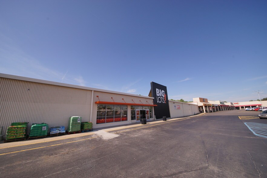 More Photos Of 5636 US Route 60, Huntington Unknown For Lease