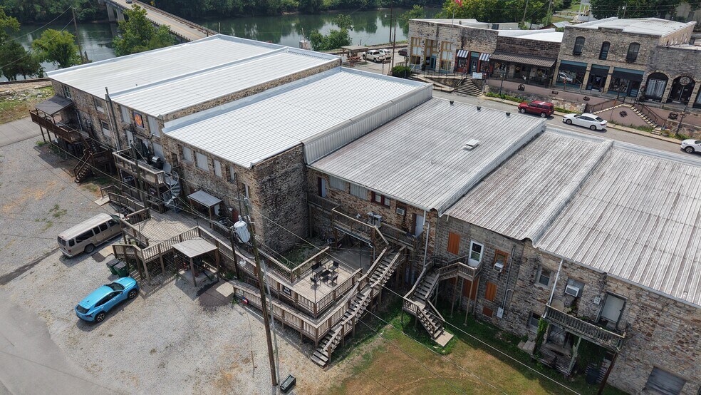 More Photos Of Main St, Calico Rock Storefront For Sale