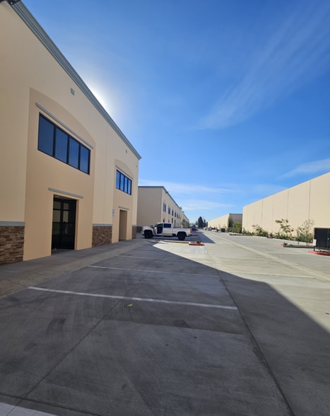 More Photos Of 1623 W San Bernardino Rd, West Covina Distribution For Sale