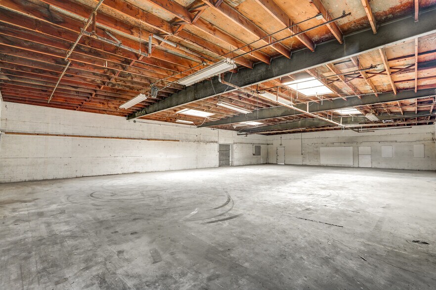 More Photos Of 400-410 S Irwindale Ave, Azusa Warehouse For Lease