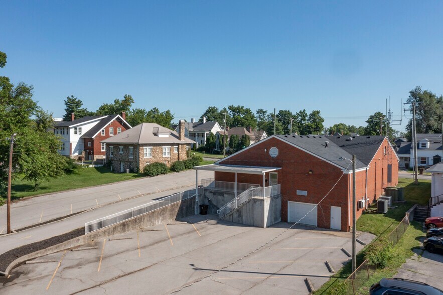 More Photos Of 308 W Lexington Ave, Winchester Office For Lease