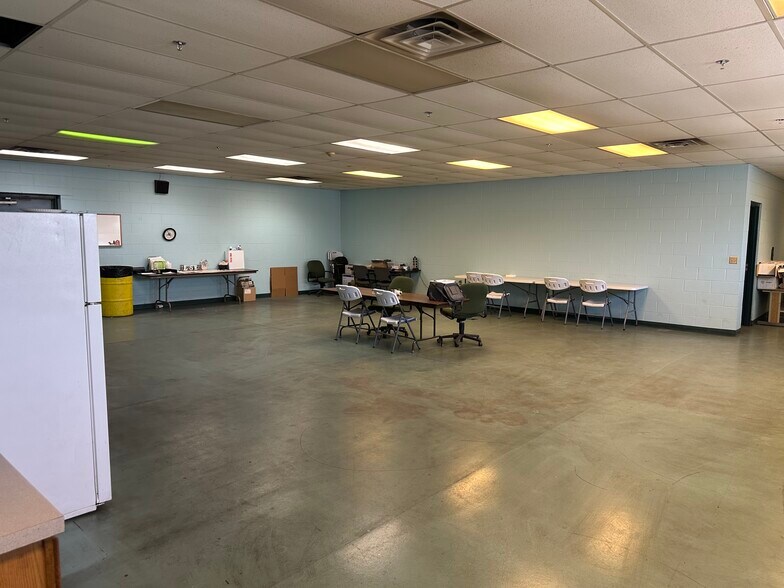 More Photos Of 6120 N Detroit Ave, Toledo Industrial For Sale