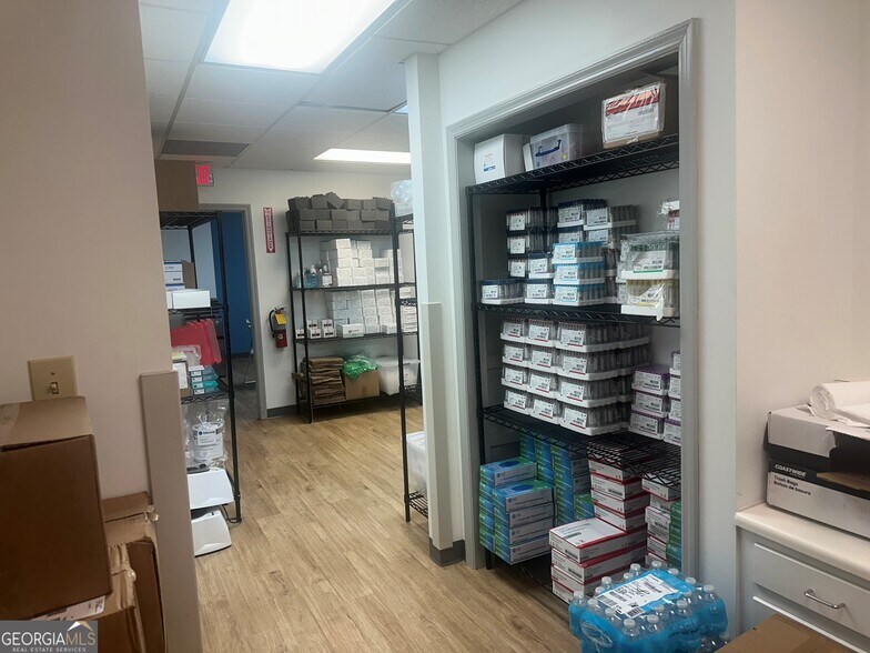 More Photos Of 670 S 8th St, Griffin Medical For Sale