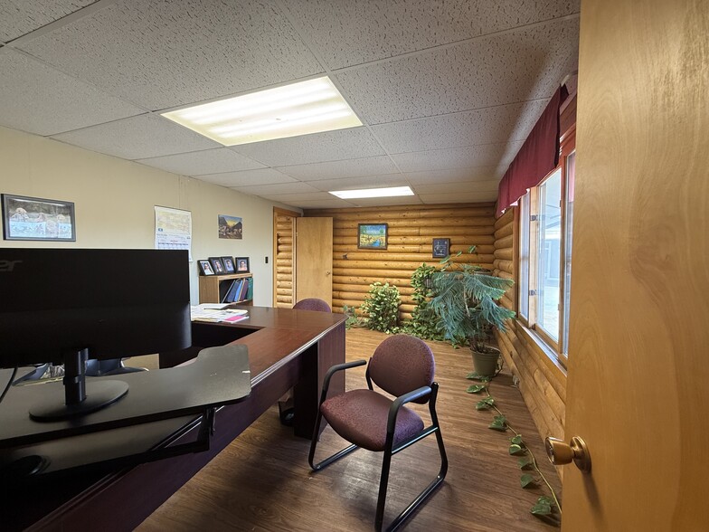 More Photos Of 35 5th Ave, Belle Fourche Office For Sale