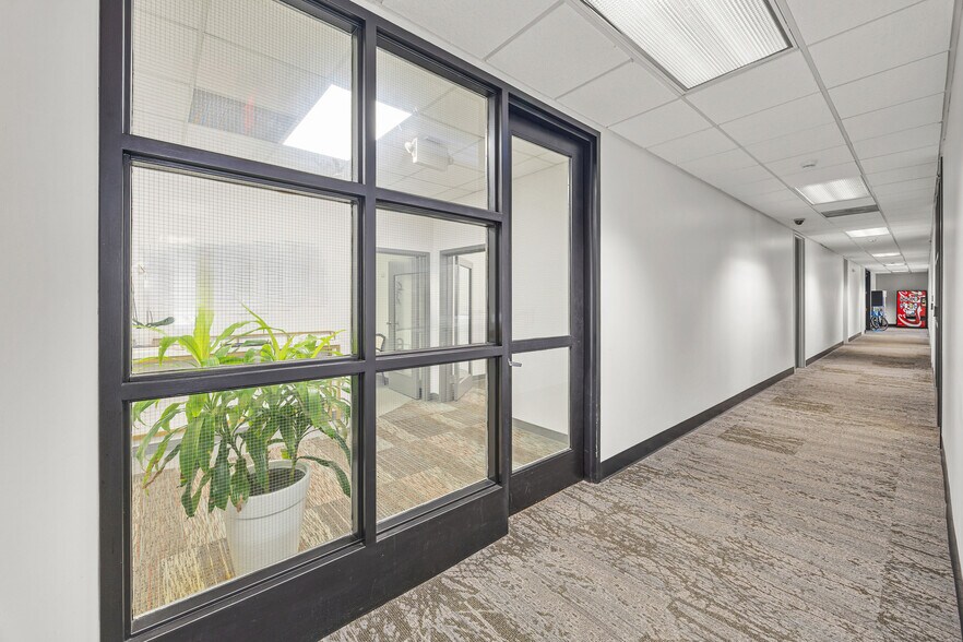 More Photos Of 105 N Spring St, Greenville Office For Lease