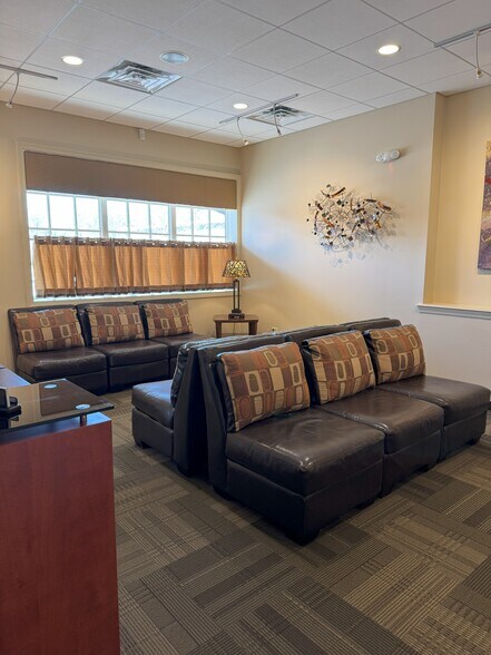 More Photos Of 760 Busse Hwy, Park Ridge Medical For Lease