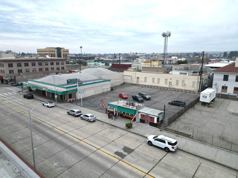 More Photos Of 1110-1122 19th St, Bakersfield Freestanding For Sale