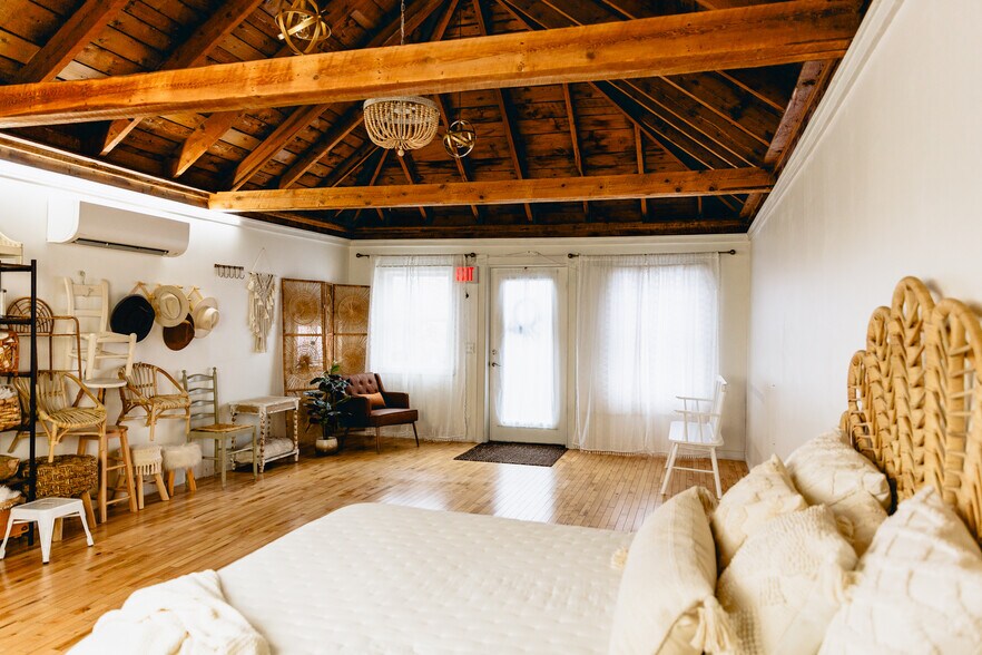 More Photos Of 111 Main St, Winterport General Retail For Sale