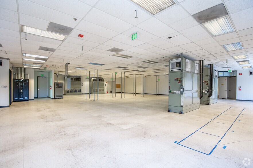 More Photos Of 701 E Middlefield Rd, Mountain View Research And Development For Lease