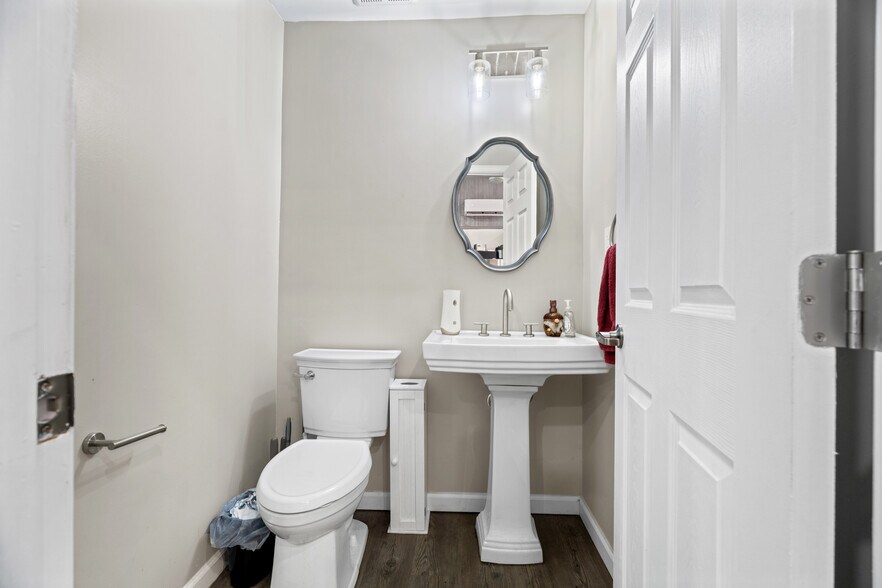More Photos Of 217 W 28th St, Buena Vista Apartments For Sale