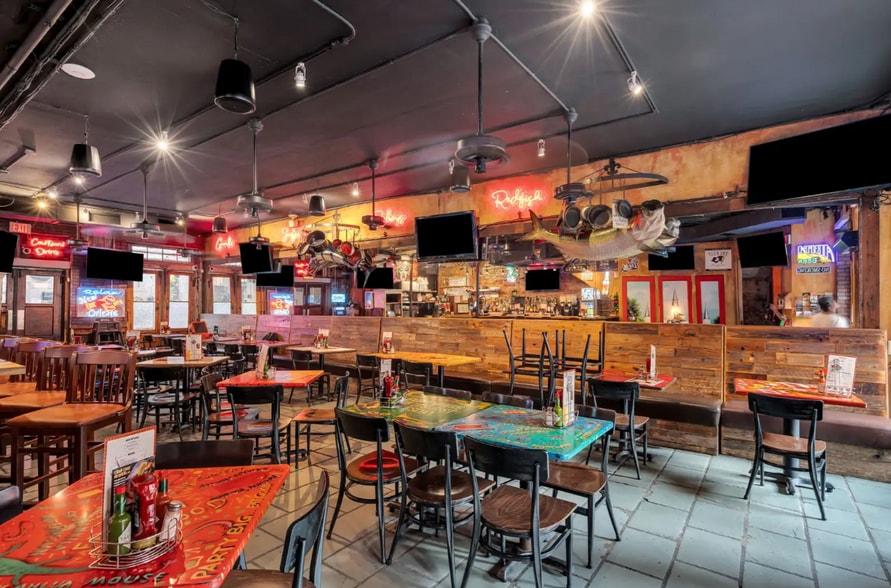 More Photos Of 205 Bourbon St, New Orleans Restaurant For Lease