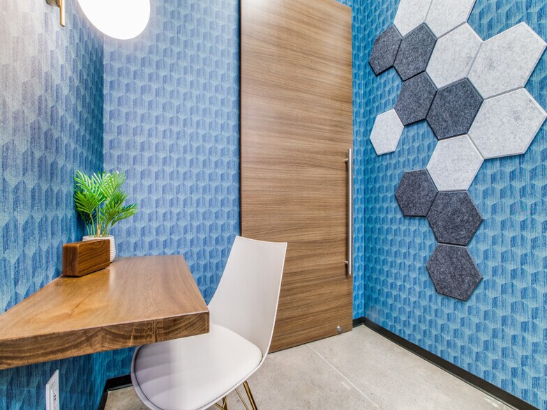 More Photos Of 1000 Main St, Houston Coworking Space