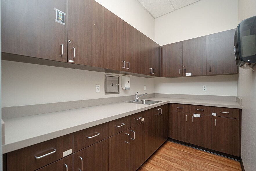 More Photos Of 4338 W Thomas Rd, Phoenix Storefront For Sale